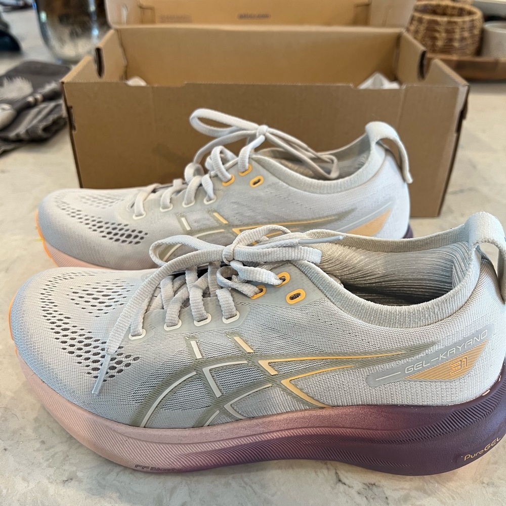 ASICS Women's Gel-Kayano 31 White and Purple Athletic Shoes